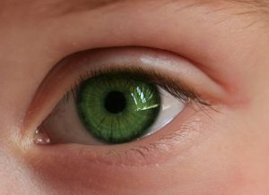 استفاده از لنز برای تغییر رنگ چشم